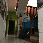 Elmundostel Hostel *